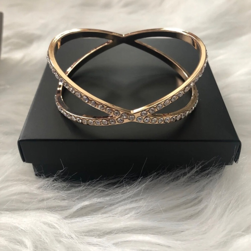 Avon Proud Texan Criss cross Bracelet Goldstone